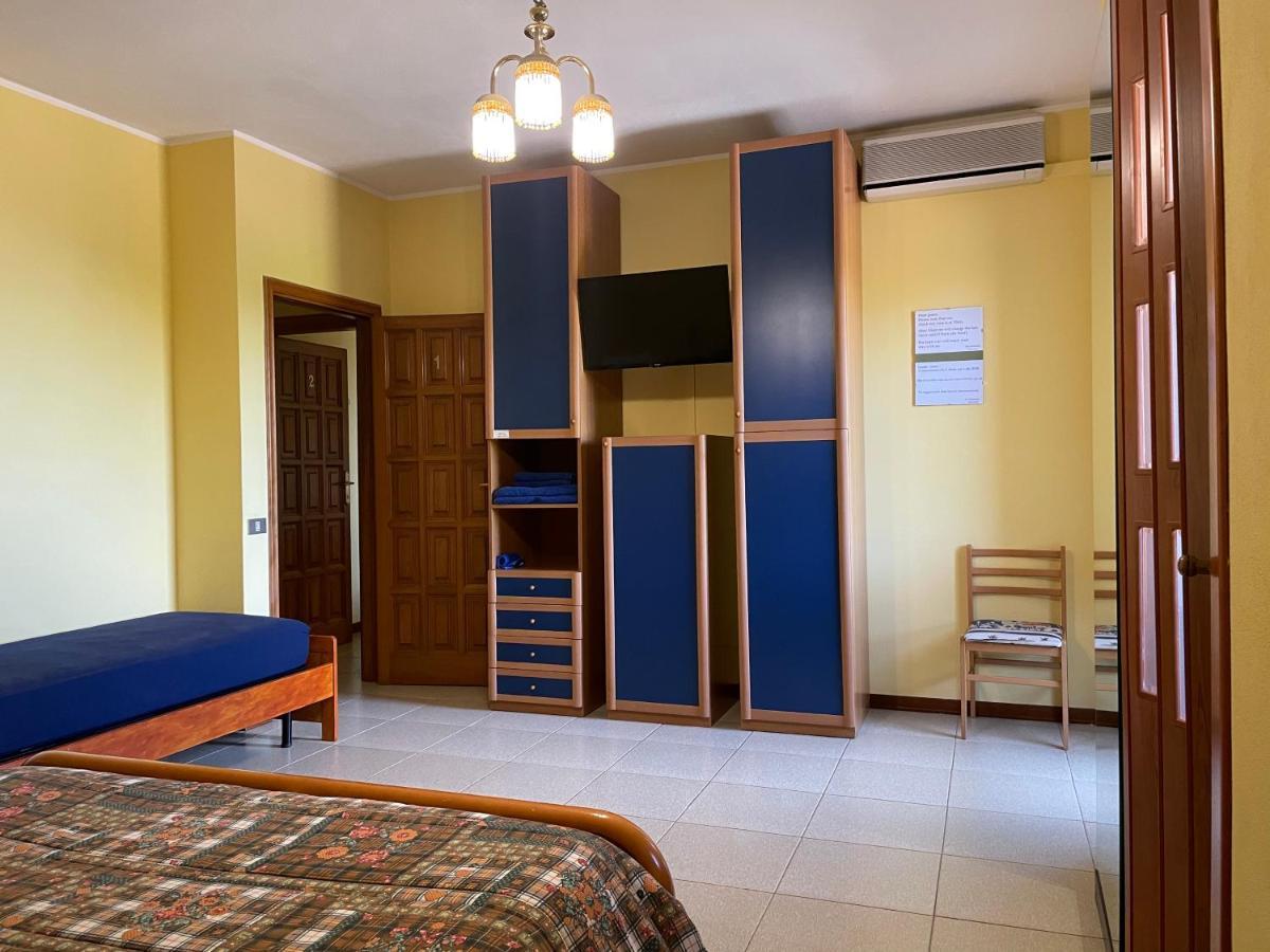 B&B Su Fassoi Santa Giusta Eksteriør bilde