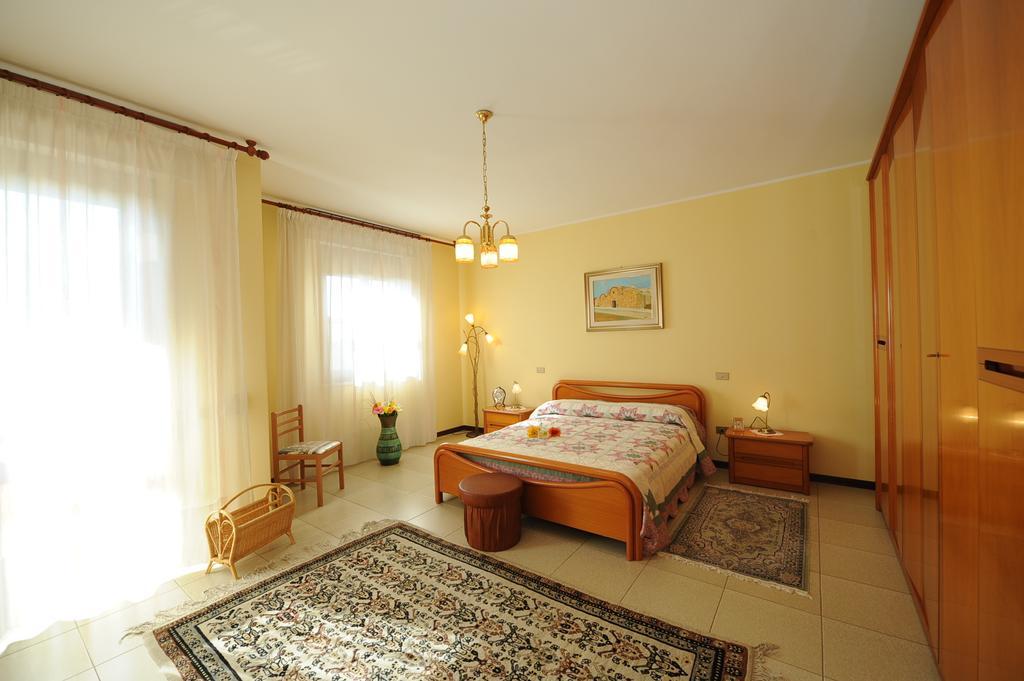 B&B Su Fassoi Santa Giusta Rom bilde